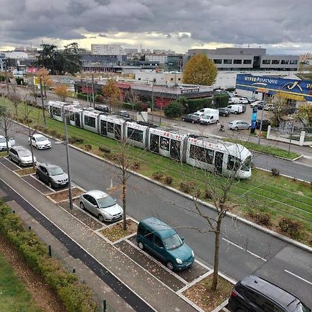 Vénissieux Jolie Appartement Proche Tramway מראה חיצוני תמונה