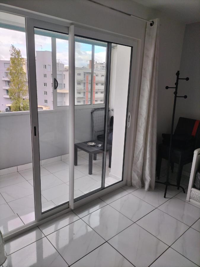 Vénissieux Jolie Appartement Proche Tramway מראה חיצוני תמונה