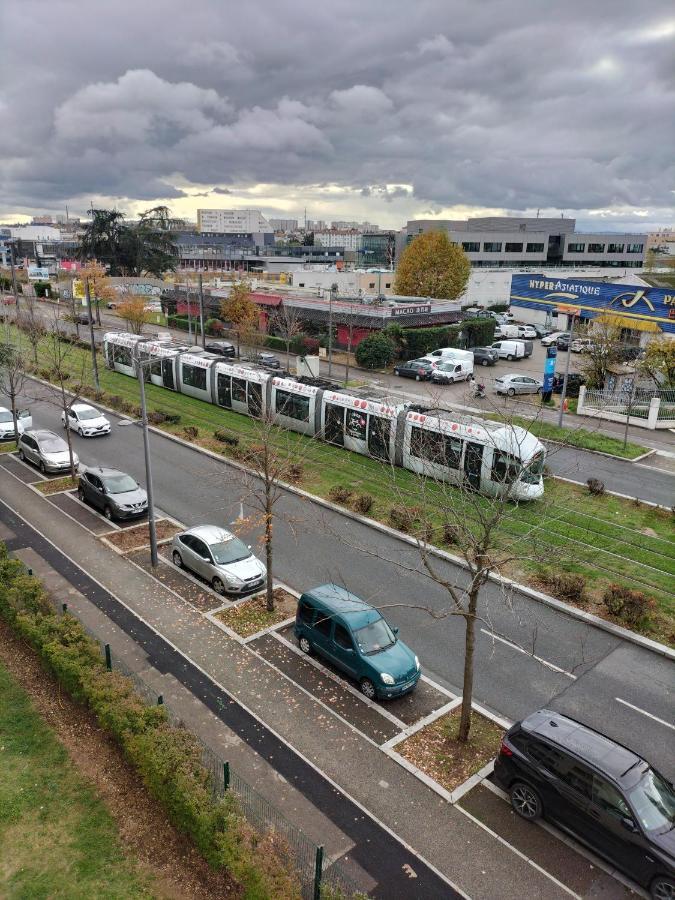 Vénissieux Jolie Appartement Proche Tramway מראה חיצוני תמונה