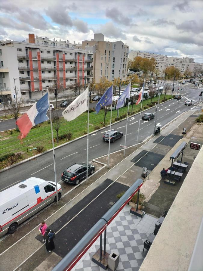 Vénissieux Jolie Appartement Proche Tramway מראה חיצוני תמונה